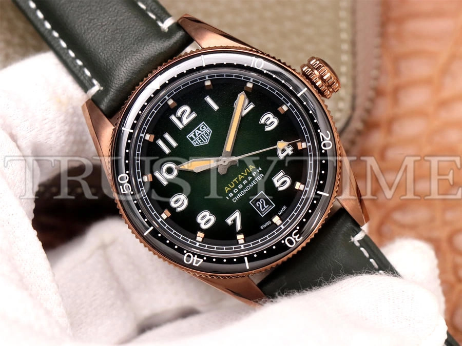 Копия часов Tag Heuer Autavia Isograph Calibre 5 42mm WBE5190.FC8268