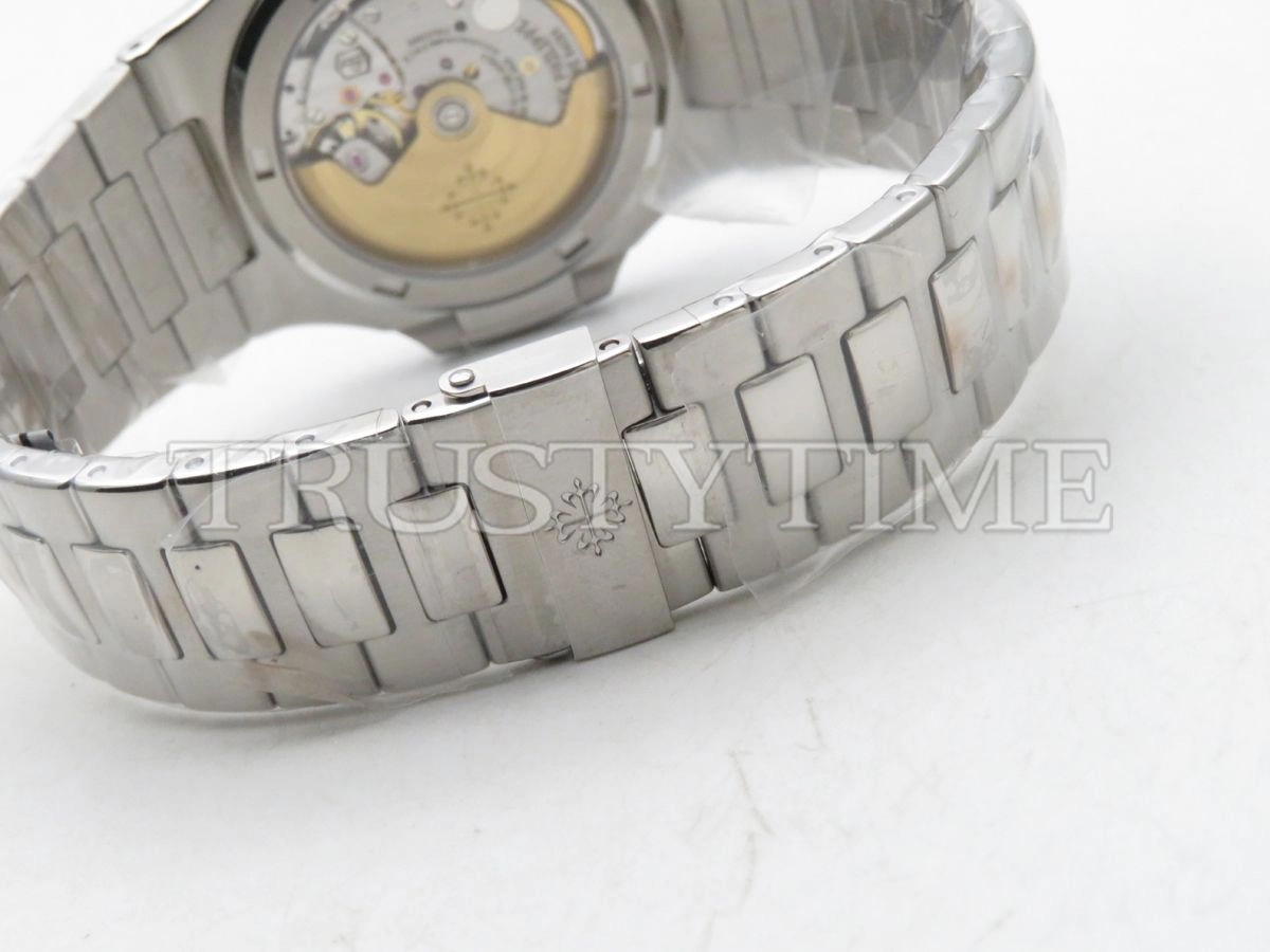 Копия часов Patek Philippe Nautilus 40mm 5711/1A-010