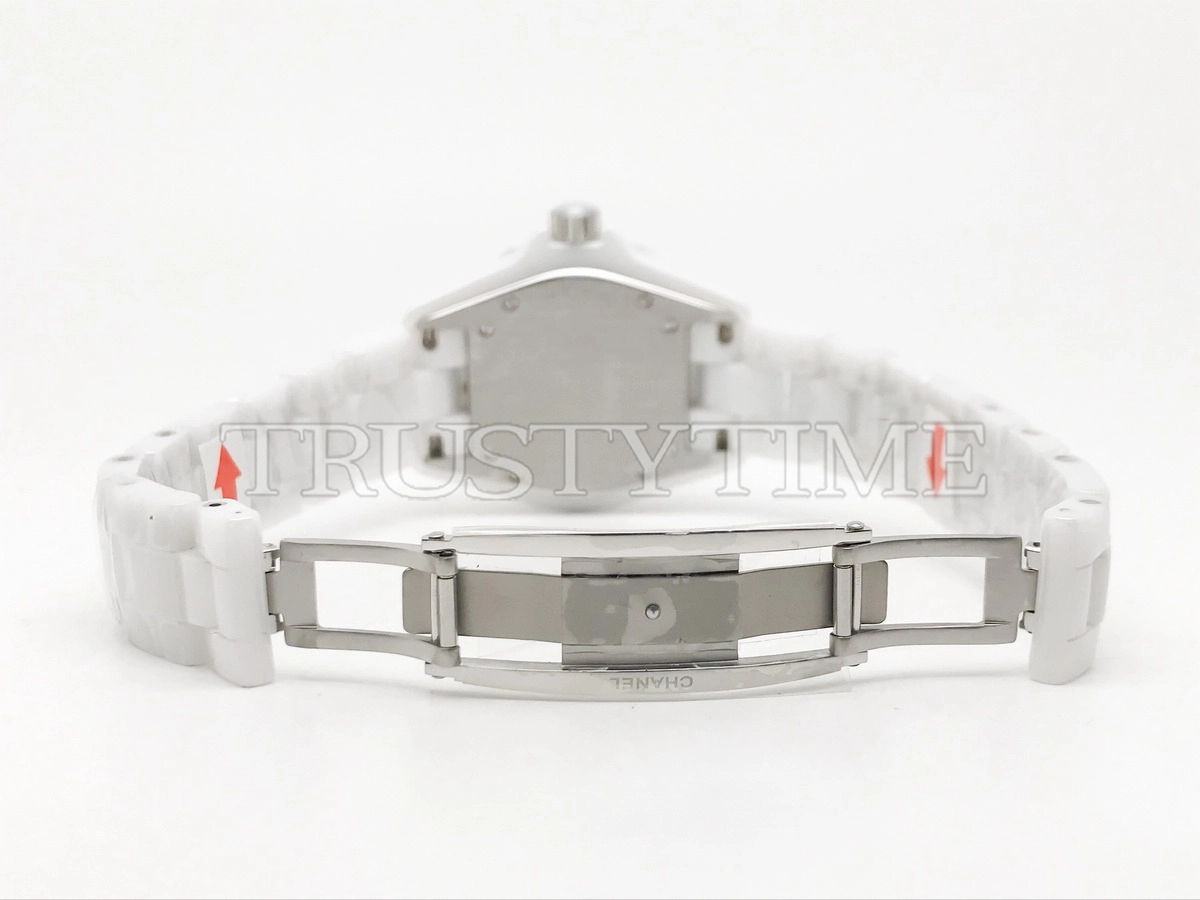 Копия часов Chanel J-12 Mother-Of-Pearl And Diamond Dial 33 H2422