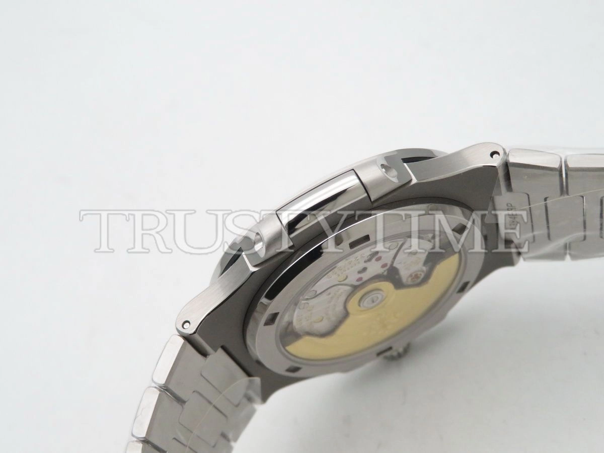 Копия часов Patek Philippe Nautilus 40mm 3711/1G-001