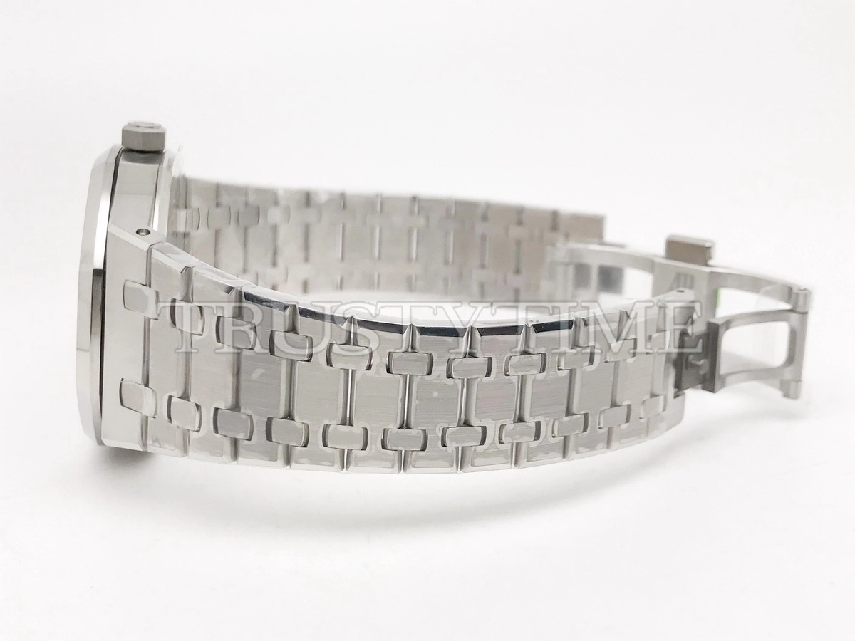 Копия часов Audemars Piguet Royal Oak Selfwinding Special Edition 15510BC.OO.1320BC.02