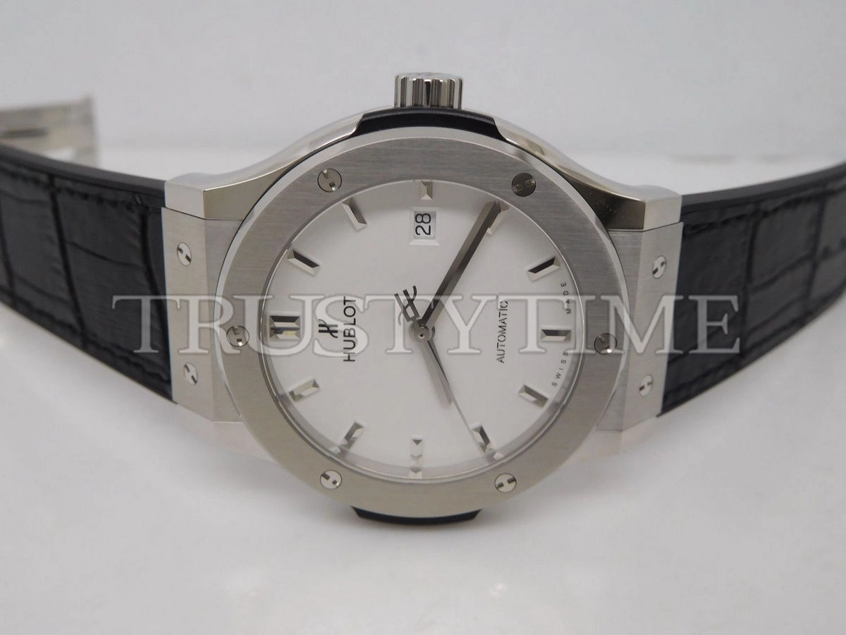 Копия часов Hublot Classic Fusion 42mm 542.NX.2611.LR