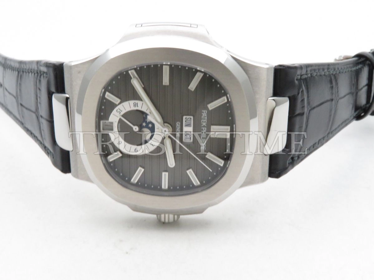 Копия часов Patek Philippe Nautilus Annual Calendar 40,5mm 5726A-001