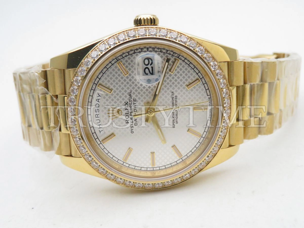 Копия часов Rolex Day-Date 40mm 228348RBR-0005