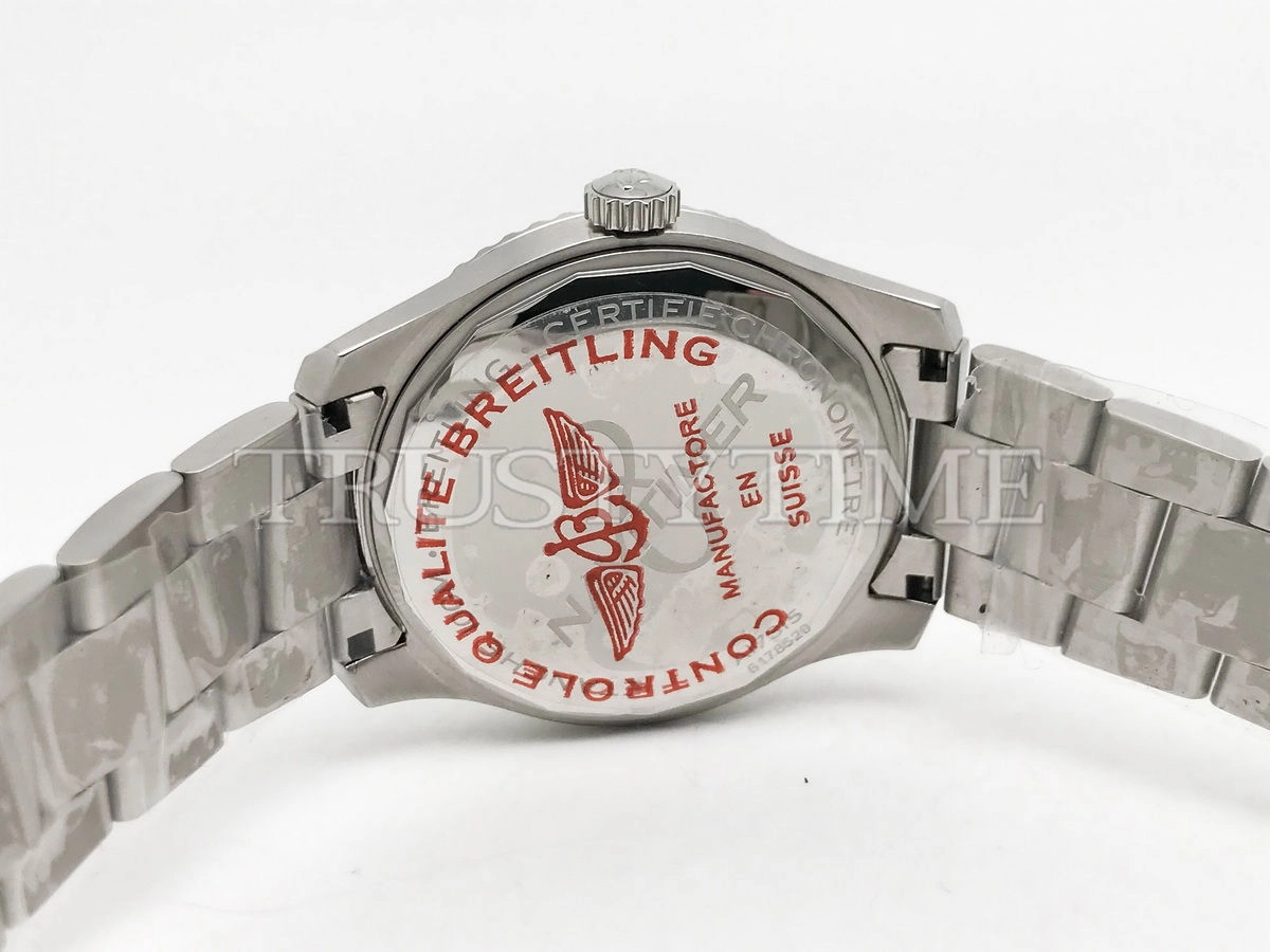 Копия часов Breitling Aviator 8 Automatic 41 A17315101B1A1