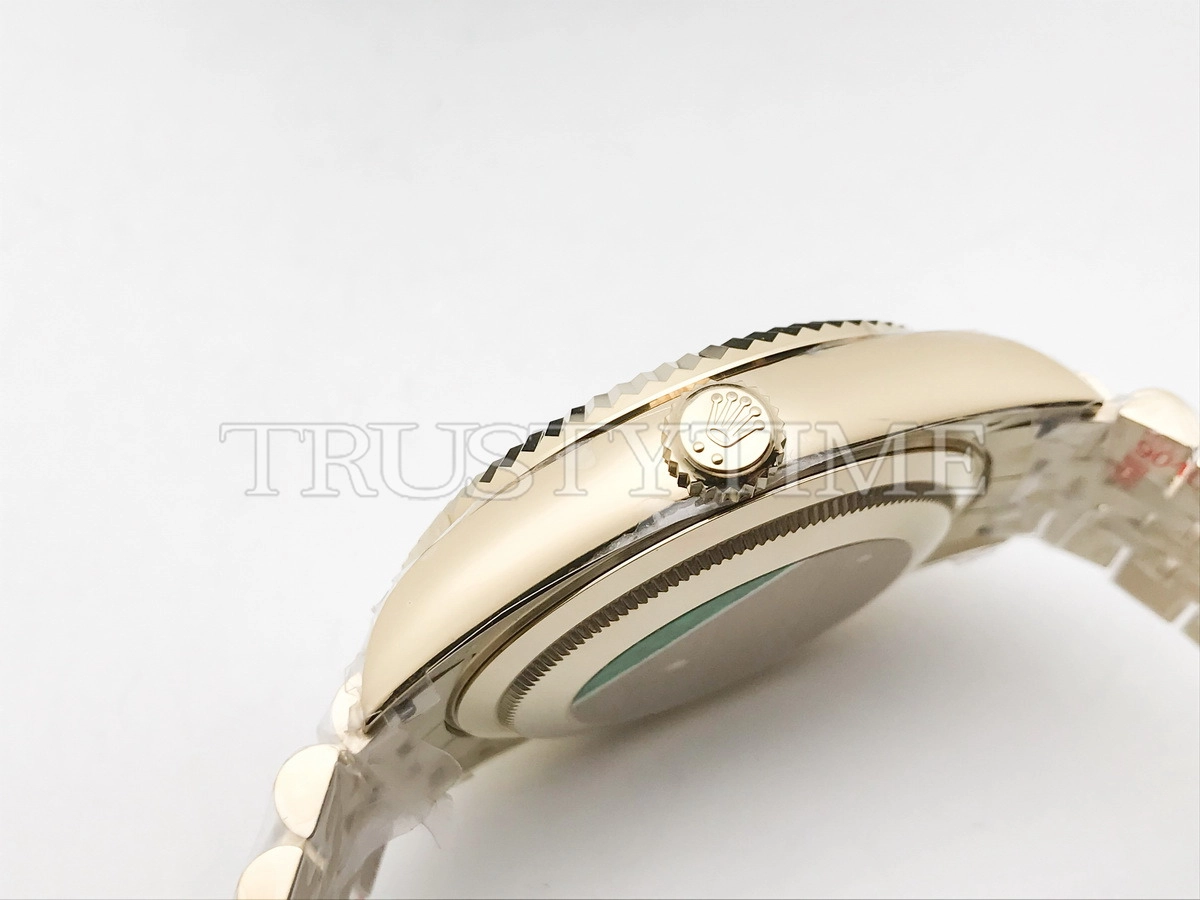 Копия часов Rolex Sky-Dweller 42mm 336938-0004