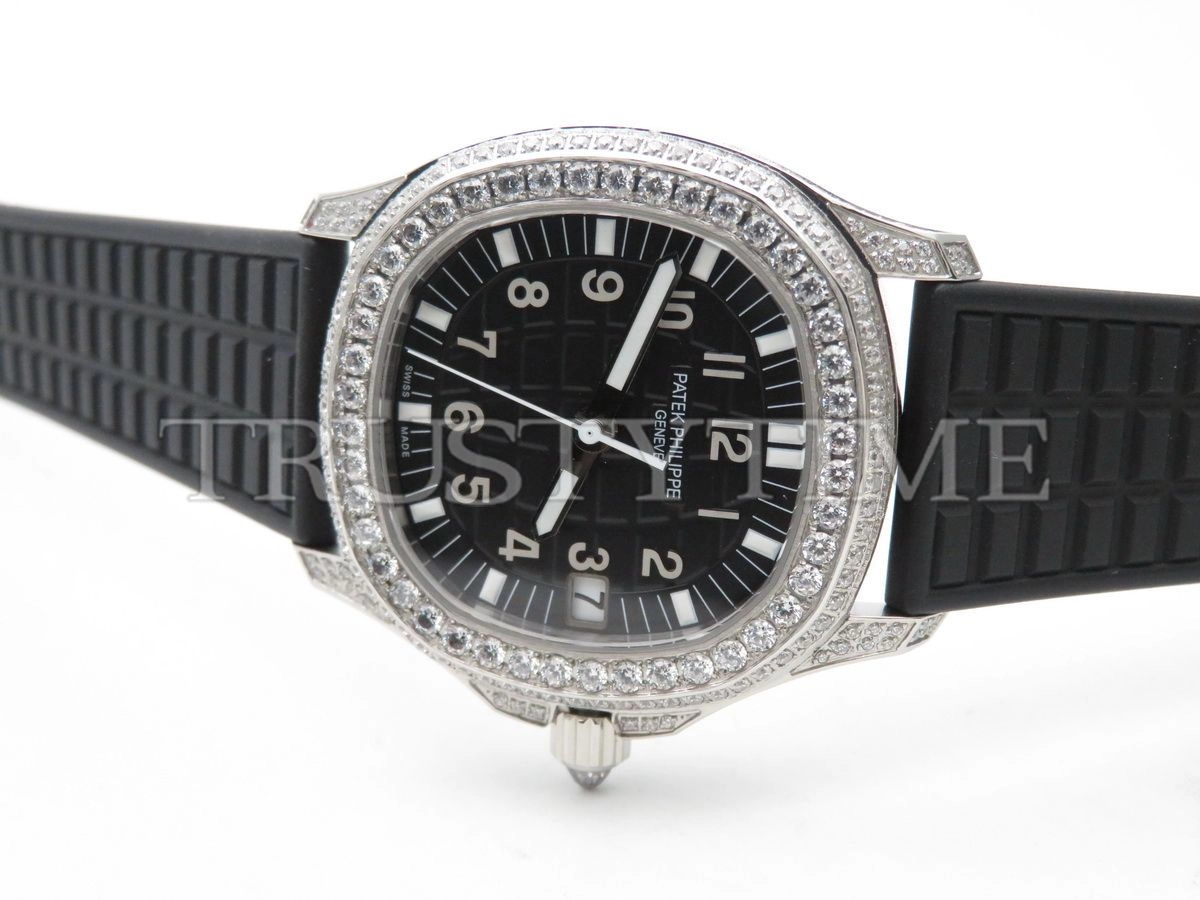 Копия часов Patek Philippe Aquanaut Automatic Ladies 35mm 5069G-001