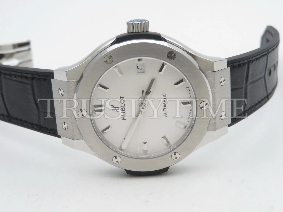 Копия часов Hublot Classic Fusion 38mm 565.NX.2611.LR