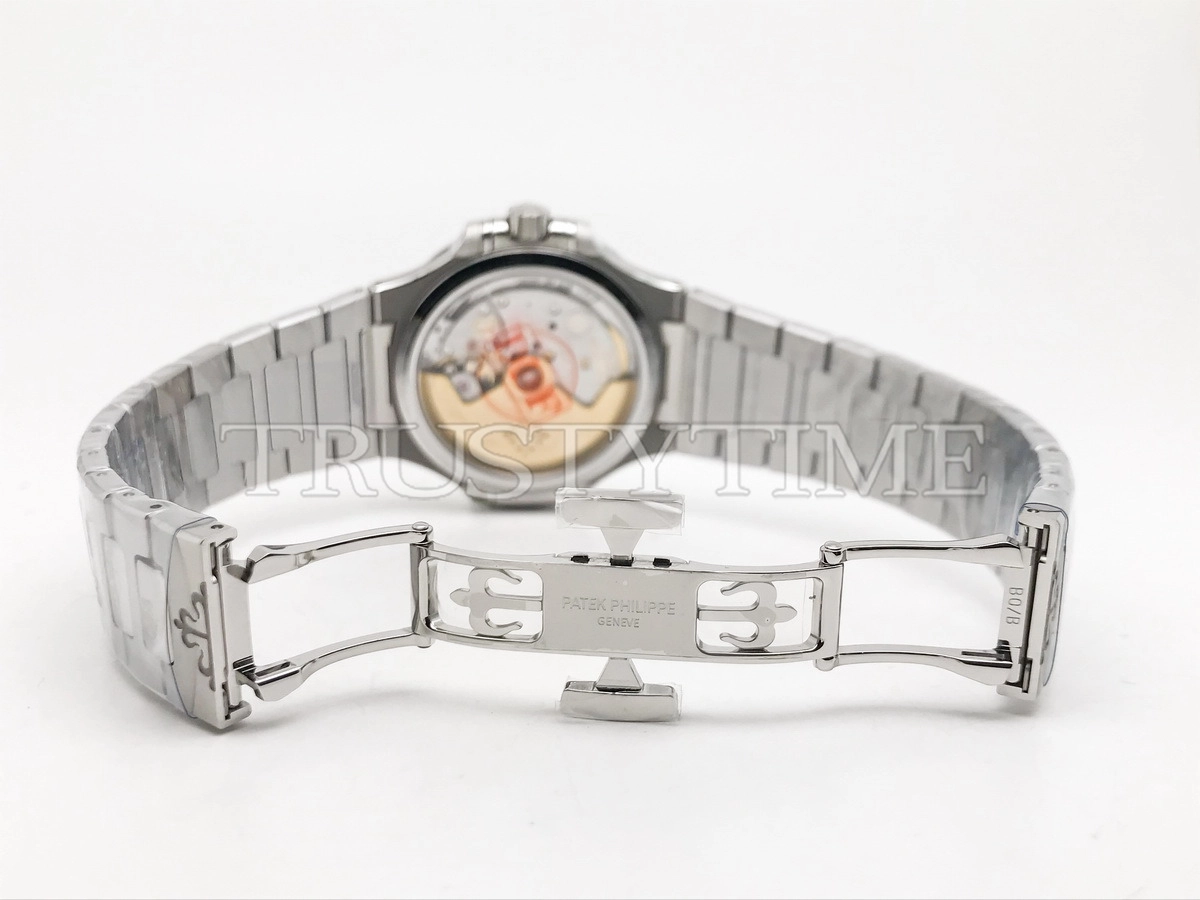 Копия часов Patek Philippe Nautilus Ladies 35mm 7118/1200A-011 Арт.PP-0777