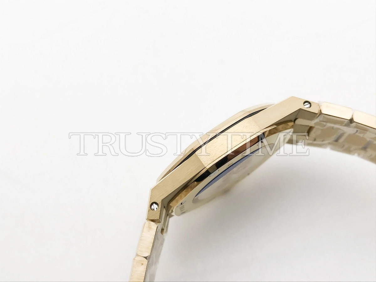 Копия часов Audemars Piguet Royal Oak Ladies 33mm 67651BA.ZZ.1261BA.02