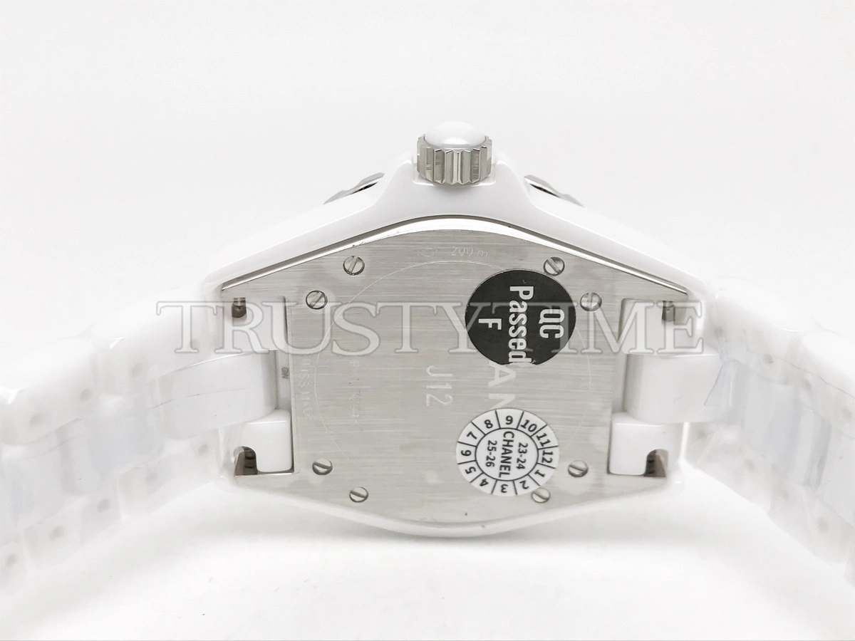 Копия часов Chanel J-12 White Diamond Dial 38 H1629