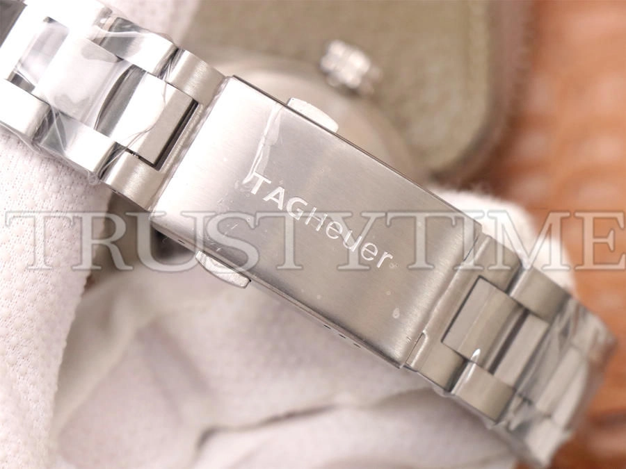 Копия часов Tag Heuer Autavia Isograph Calibre 5 42mm WBE5116.EB0173