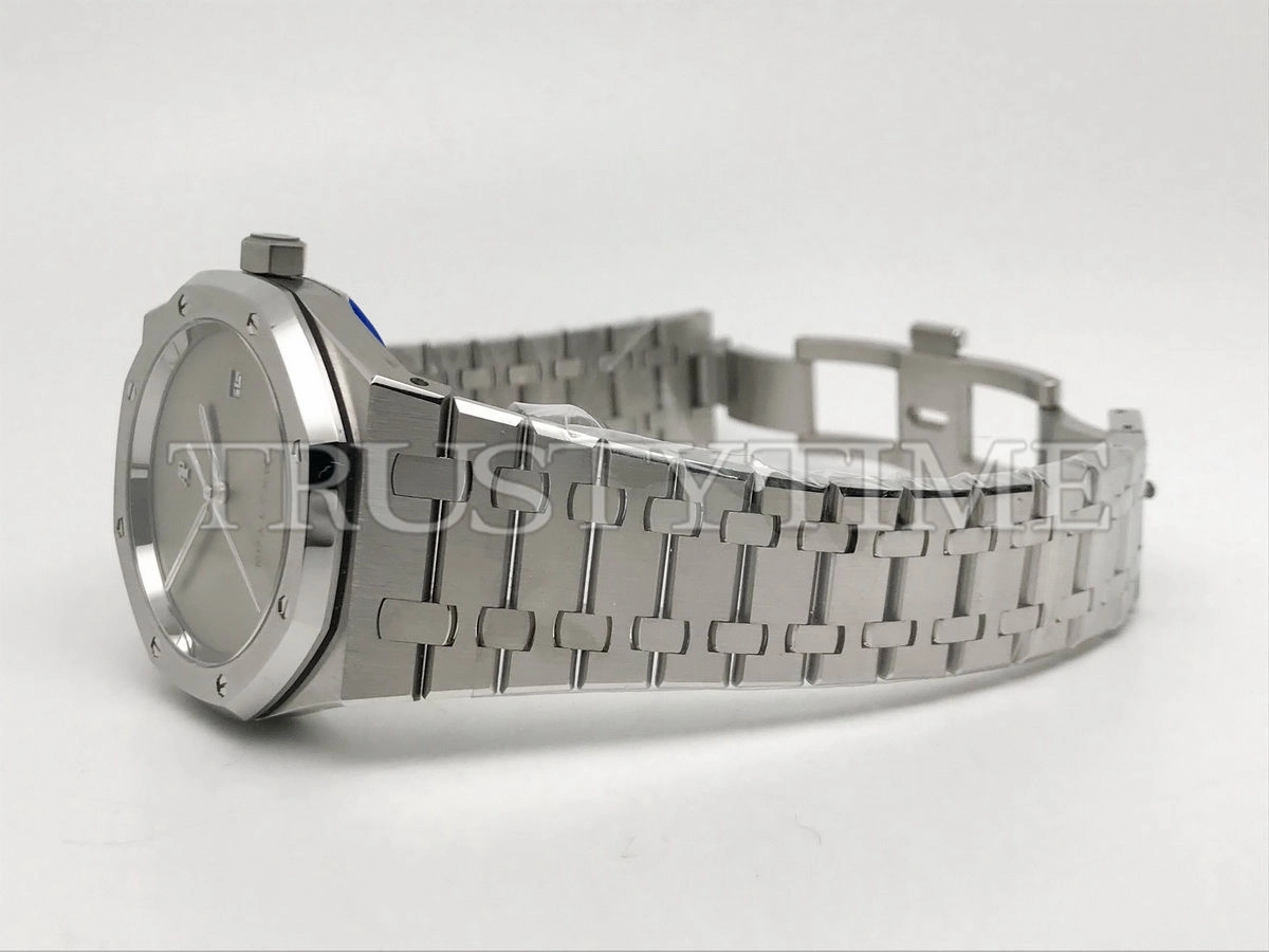 Копия часов Audemars Piguet Royal Oak Silver MAD Paris Edition Customized 1017 ALYX 9SM