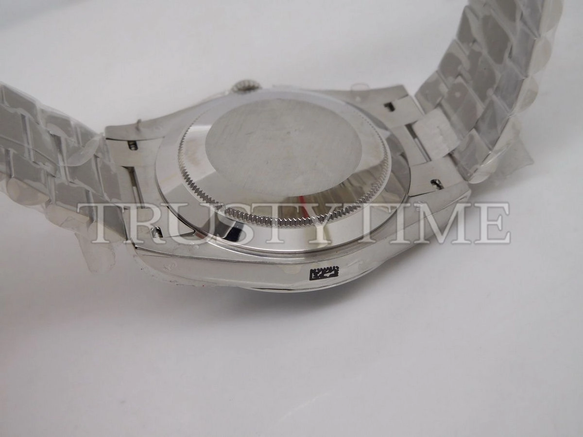 Копия часов Rolex Day-Date 40mm 228206-0001