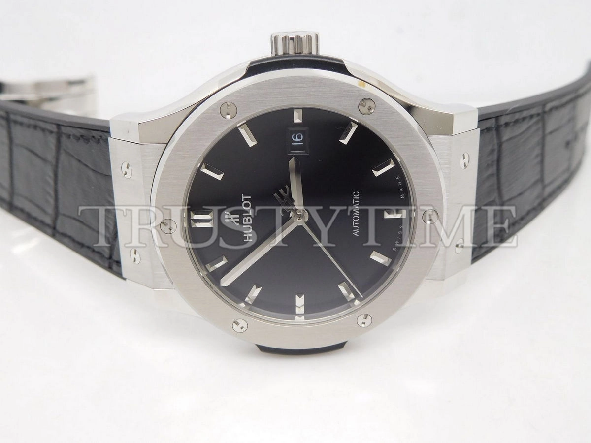 Копия часов Hublot Classic Fusion 42mm 542.NX.1171.LR