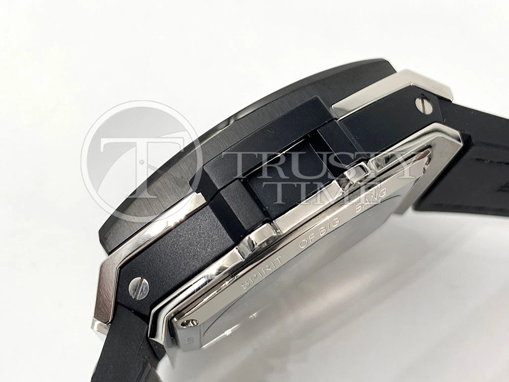 Копия часов Hublot Spirit of Big Bang 45 Titanium 601.NM.0173.LR