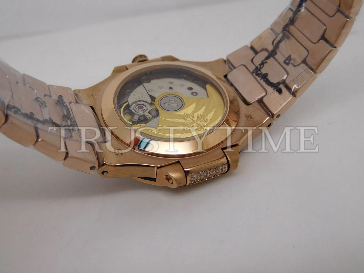 Копия часов Patek Philippe Nautilus Ladies 34mm 7021/1R-001