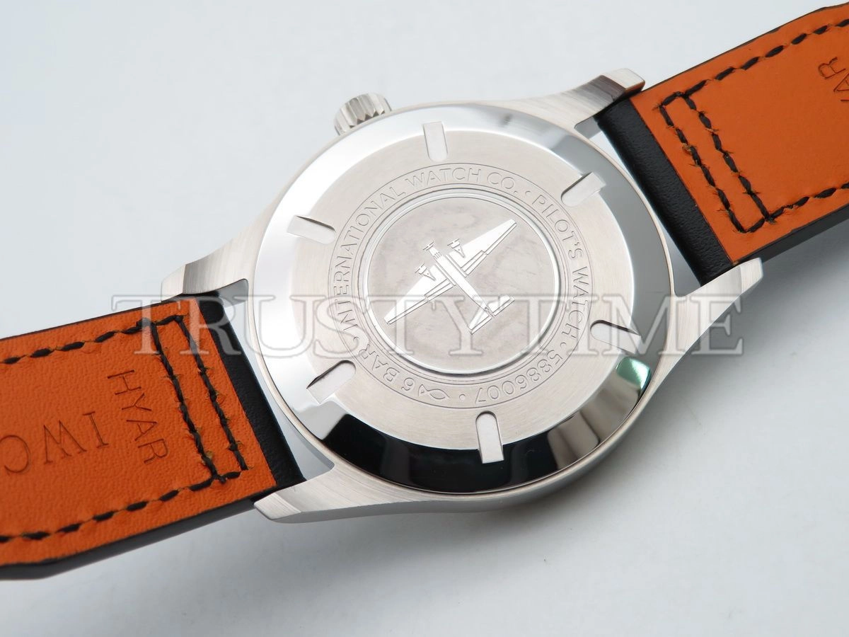 Копия часов IWC Pilot's Watch Mark XVIII 40mm IW327001