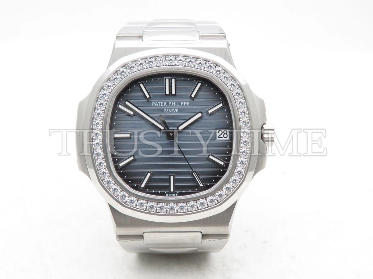 Копия часов Patek Philippe Nautilus 40mm 5713/1G-001