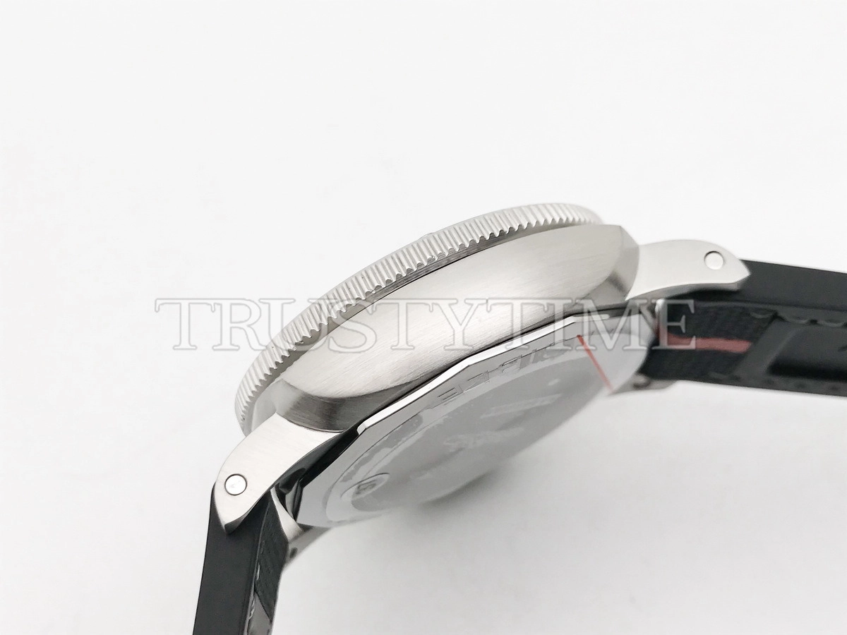 Копия часов Panerai Submersible Luna Rossa 42mm PAM01579