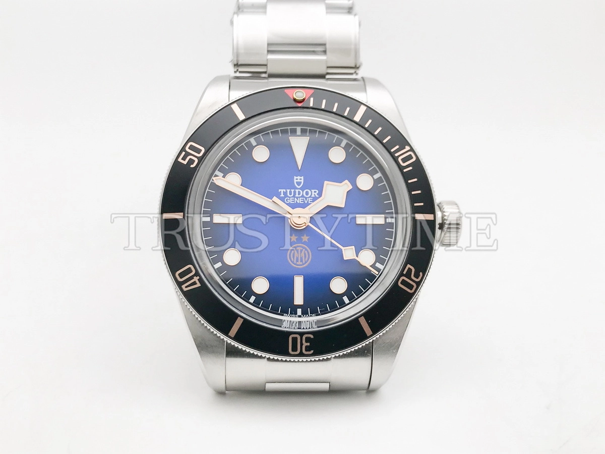 Копия часов Tudor Heritage Black Bay Fifty Eight 39mm Inter Milan Edition M79030N-0025