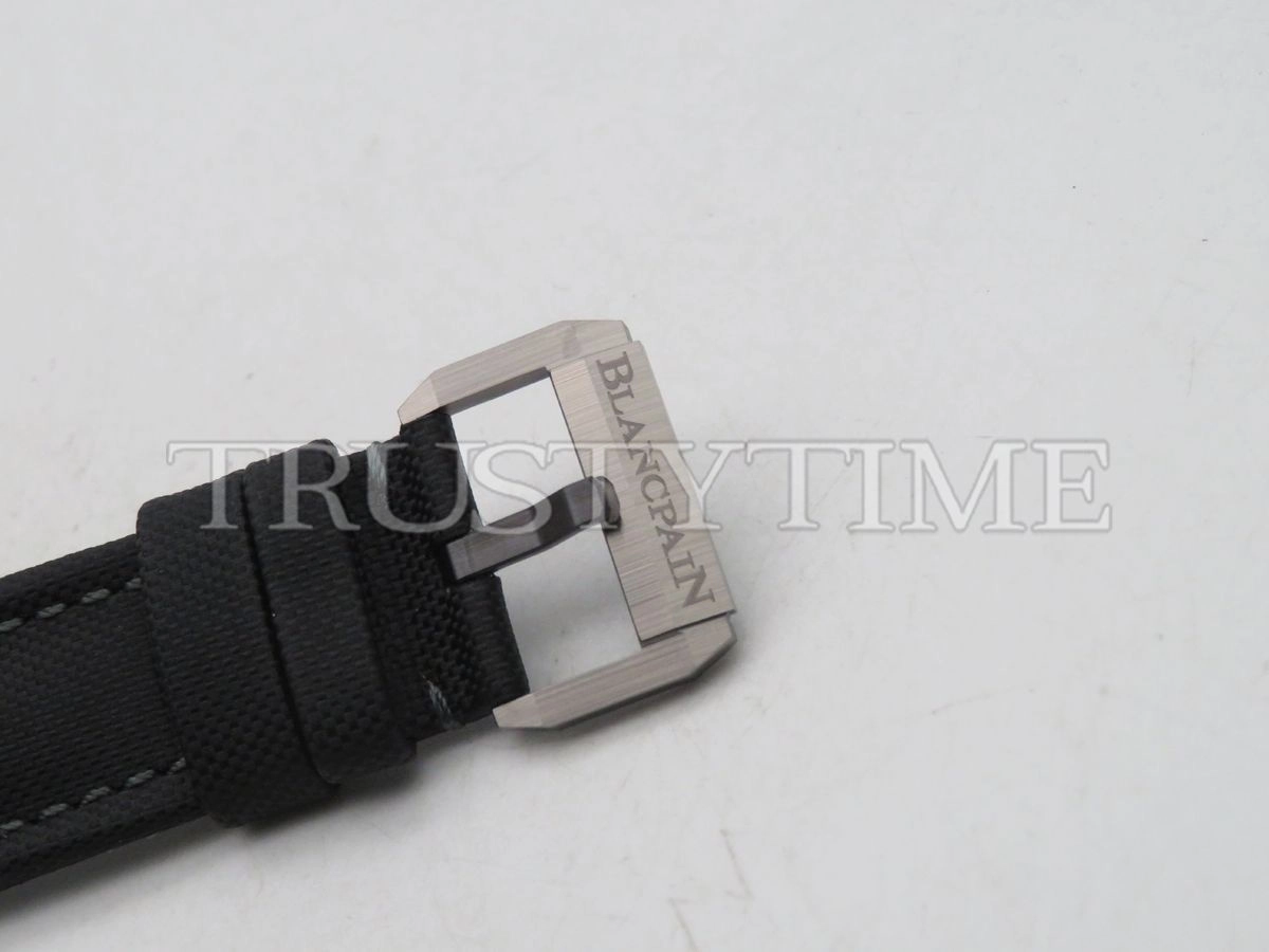 Копия часов Blancpain Fifty Fathoms Bathyscaphe 5000-0130-B52A
