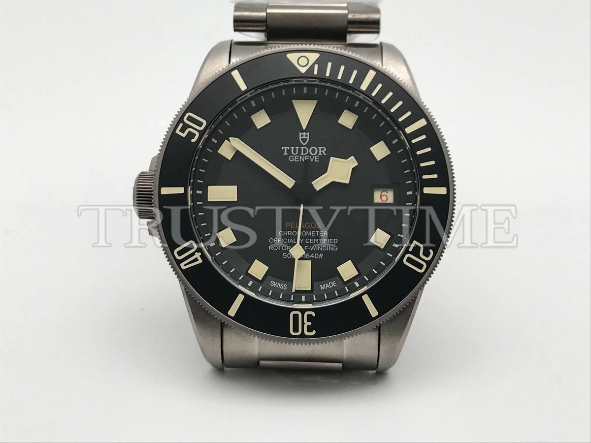 Копия часов Tudor Pelagos Titanium 42mm M25610TNL-0001