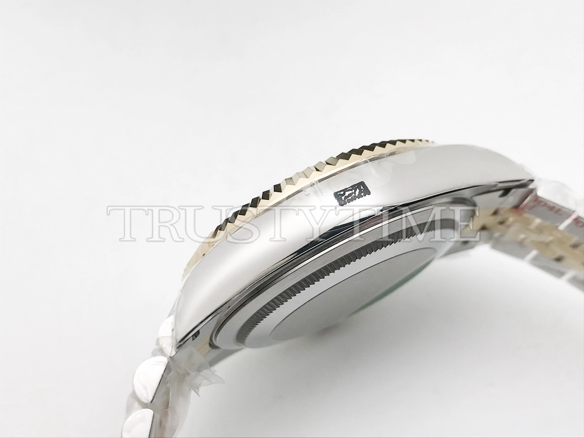 Копия часов Rolex Sky-Dweller 42mm 336933-0006