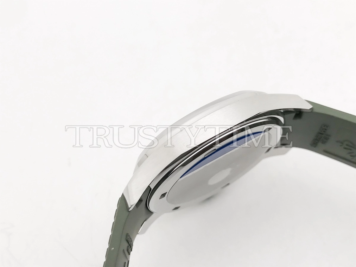Копия часов Patek Philippe Aquanaut Luce 38.8mm 5267/200A-011