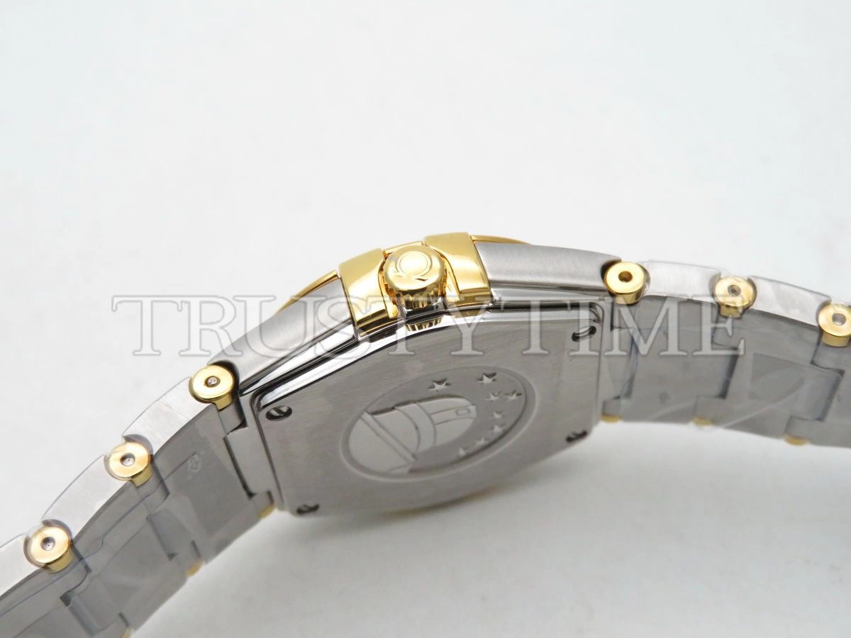 Копия часов Omega Constellation Manhattan Quartz 28mm 131.20.28.60.05.002