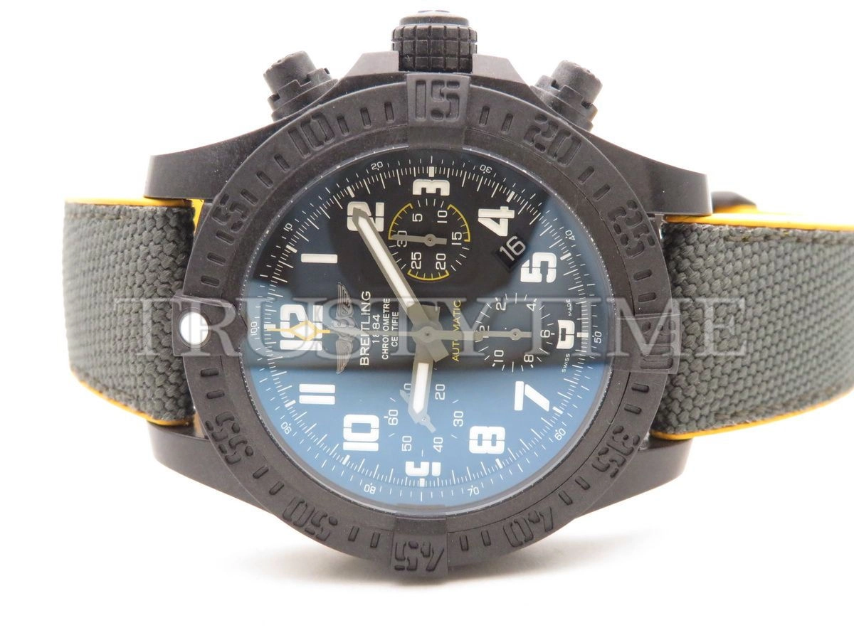 Копия часов Breitling Avenger Hurricane 45 XB0180E41B1S1