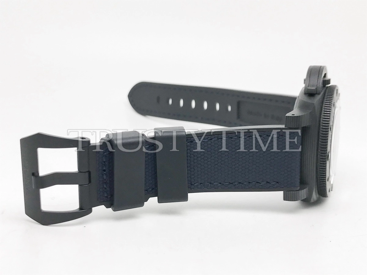 Копия часов Panerai Submersible Luna Rossa Carbotech™ 42mm  PAM01563