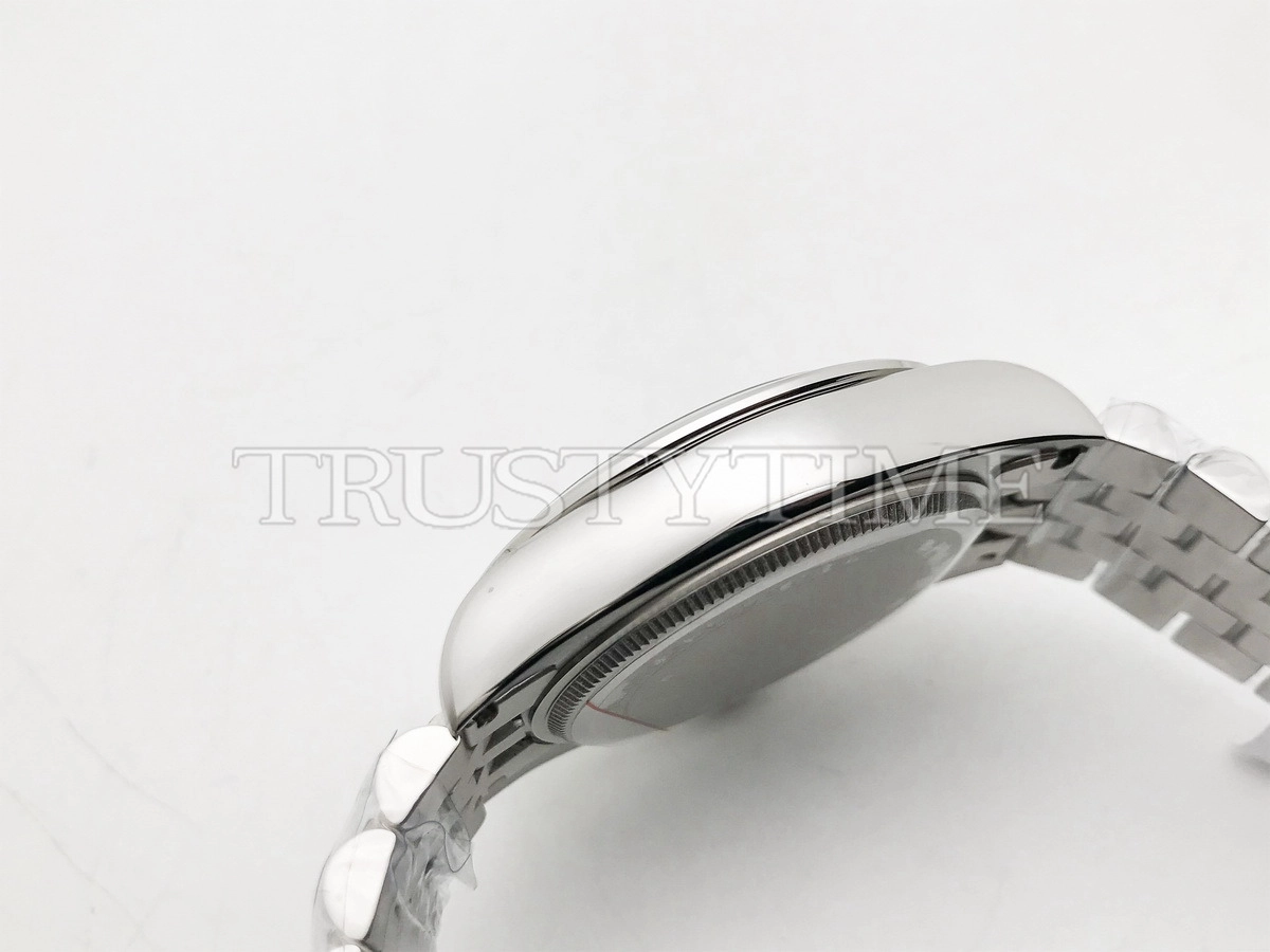 Копия часов Tudor Black Bay One 39 M79660-0001