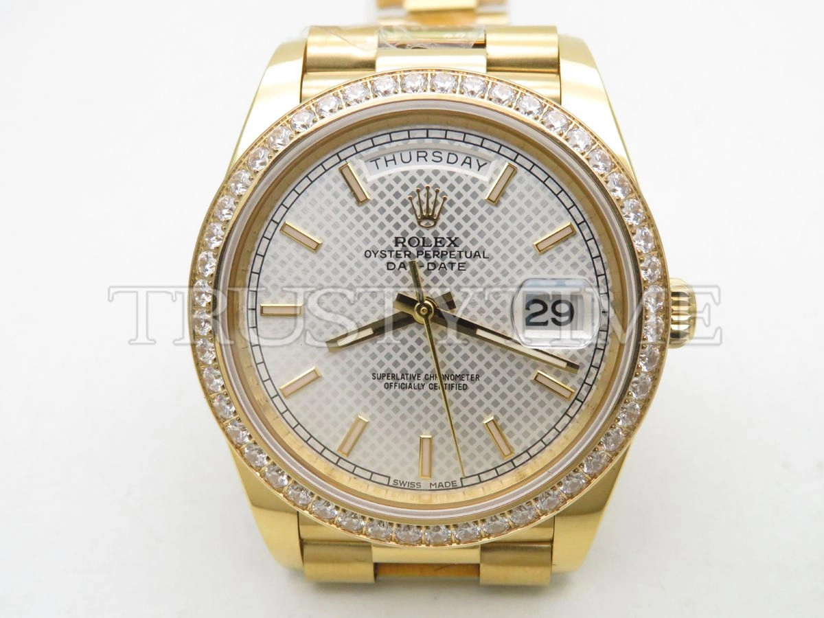 Копия часов Rolex Day-Date 40mm 228348RBR-0005
