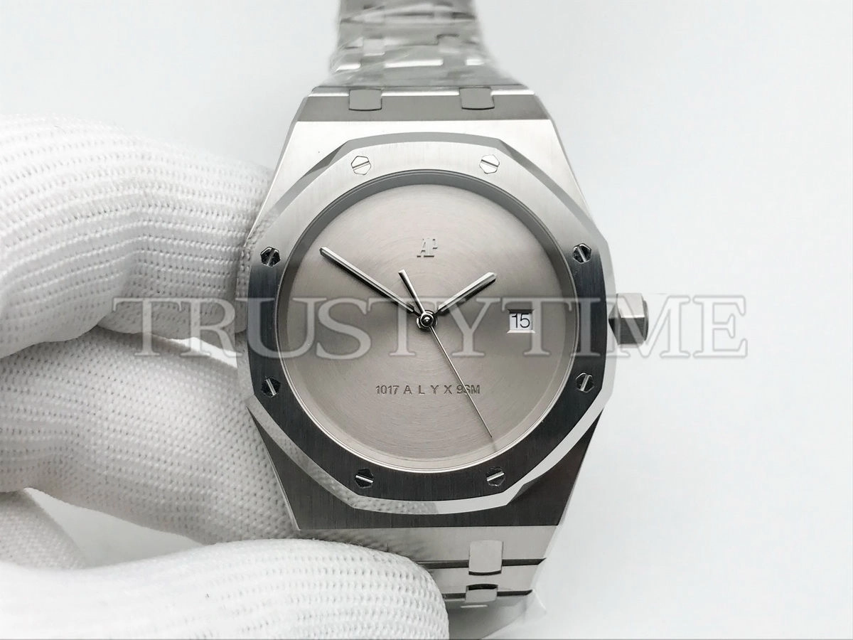 Копия часов Audemars Piguet Royal Oak Silver MAD Paris Edition Customized 1017 ALYX 9SM