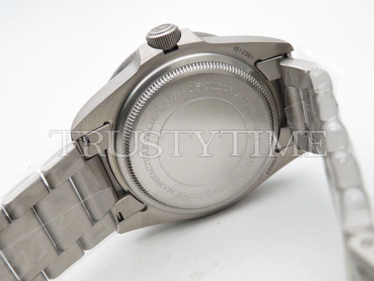 Копия часов Tudor Pelagos Titanium 42mm M25600TN-0001