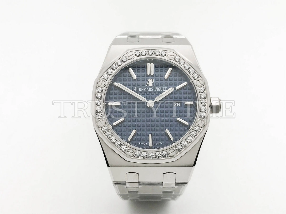 Копия часов Audemars Piguet Royal Oak Ladies 33mm 67651IP.ZZ.1261IP.01