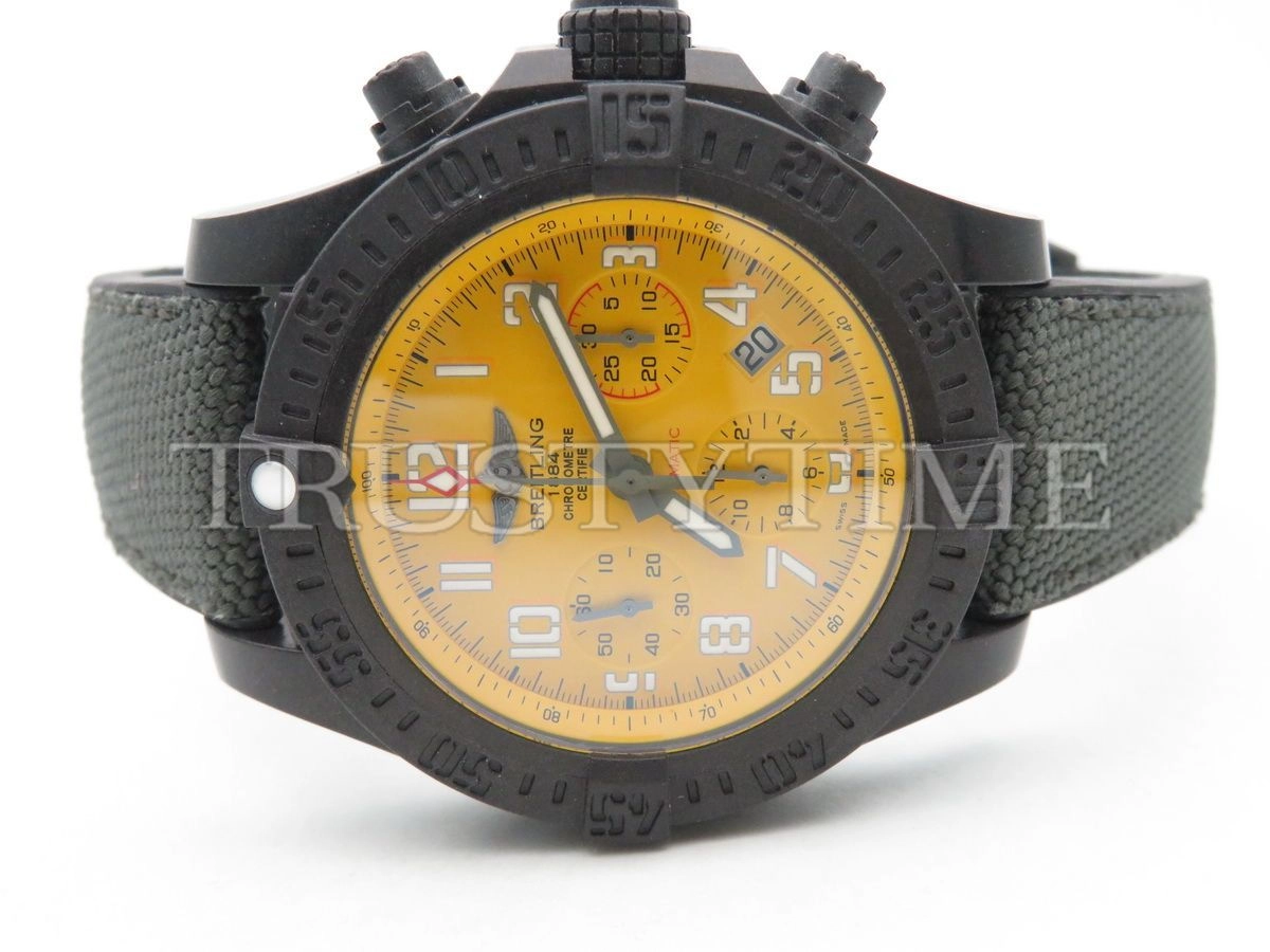 Копия часов Breitling Avenger Hurricane 45 XB0180E41I1W1