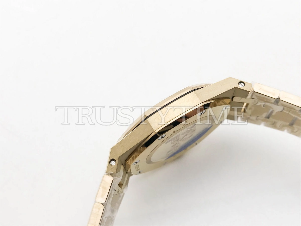 Копия часов Audemars Piguet Royal Oak Ladies 33mm 67651BA.ZZ.1261BA.01