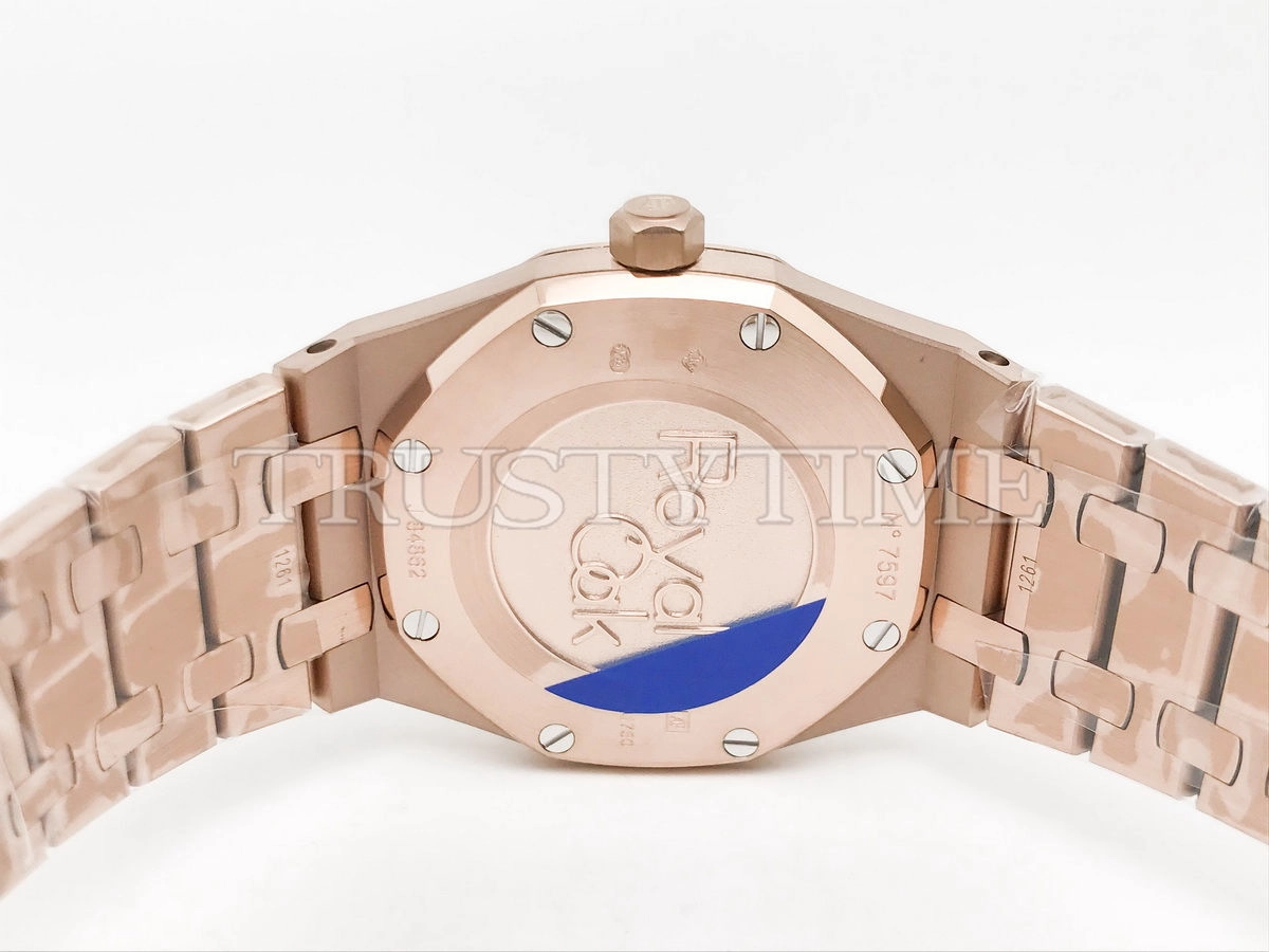 Копия часов Audemars Piguet Royal Oak Ladies 33mm 67651OR.ZZ.1261OR.01