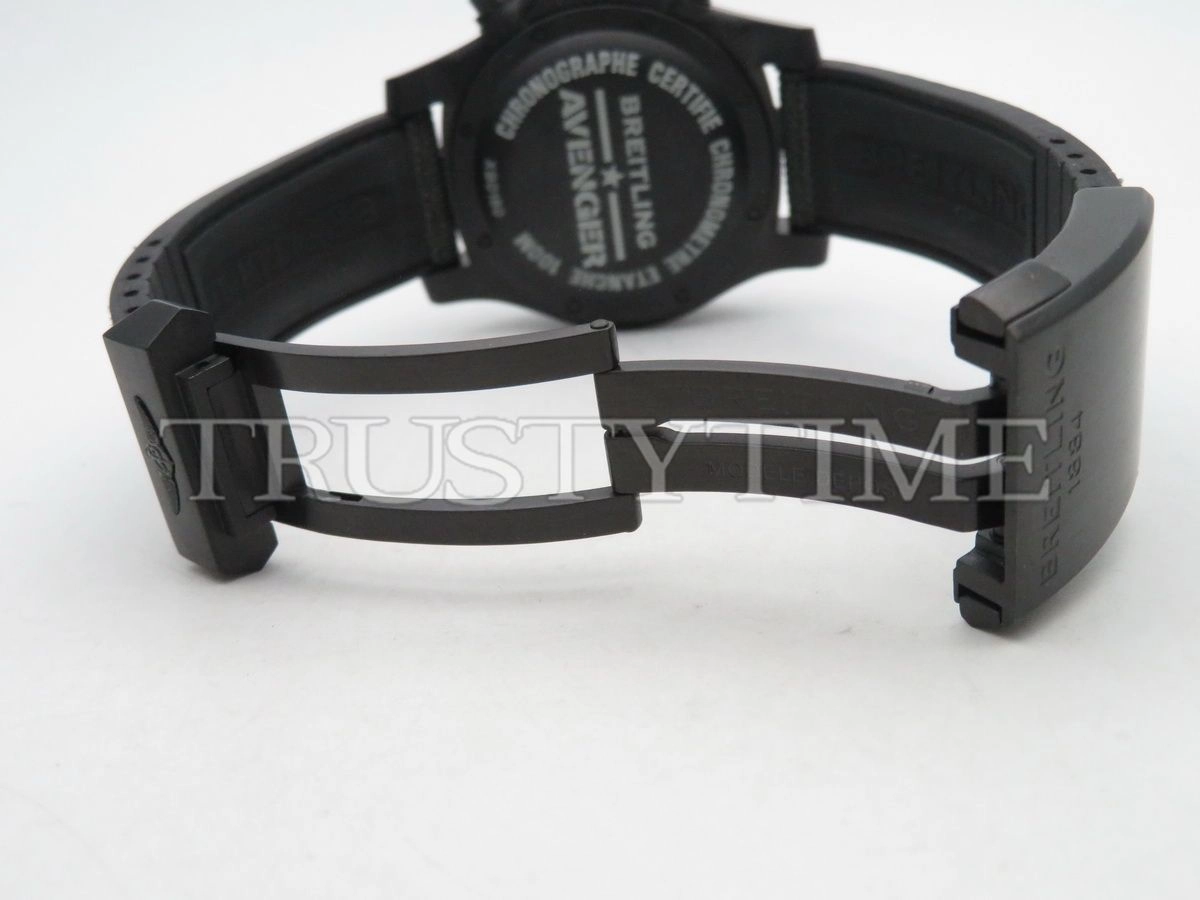 Копия часов Breitling Avenger Hurricane 45 XB0180E41I1W1