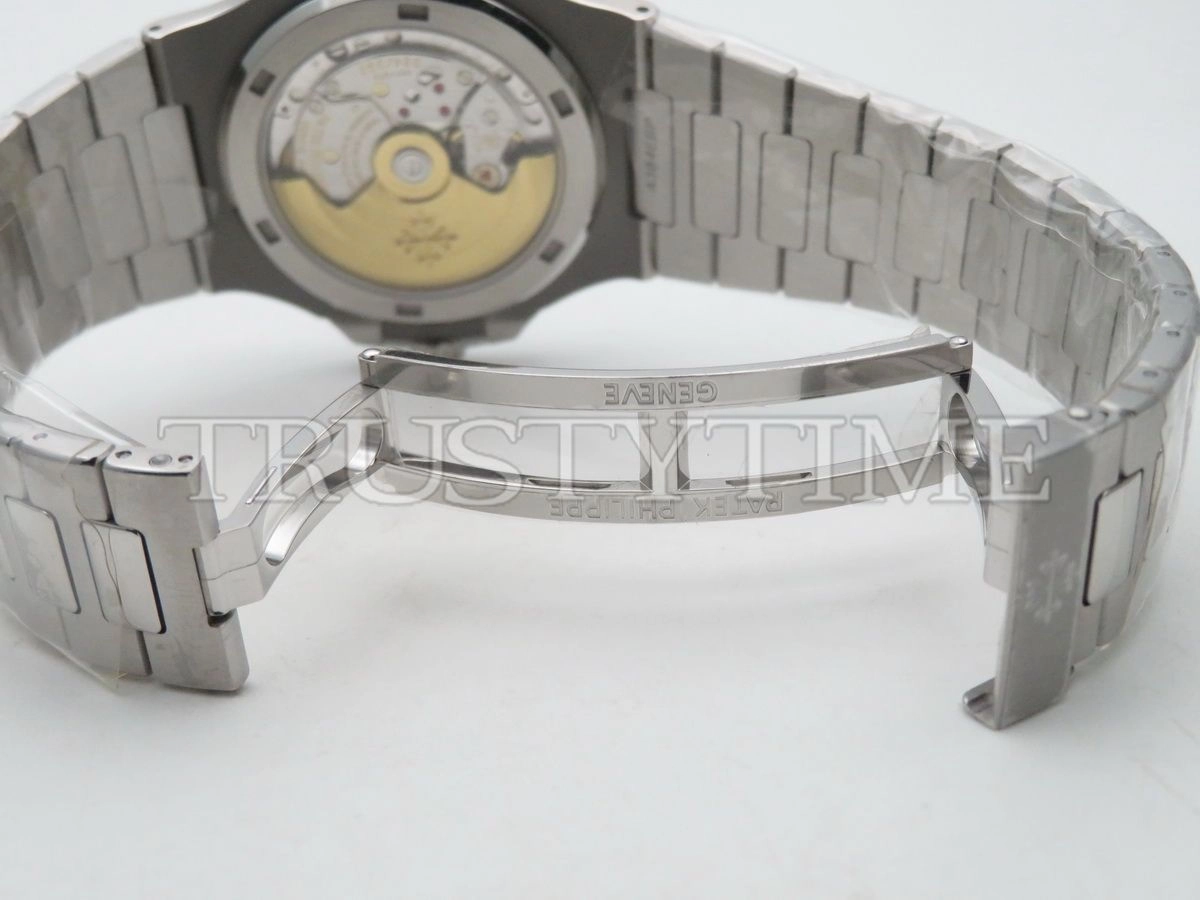 Копия часов Patek Philippe Nautilus 40mm 3711/1G-001