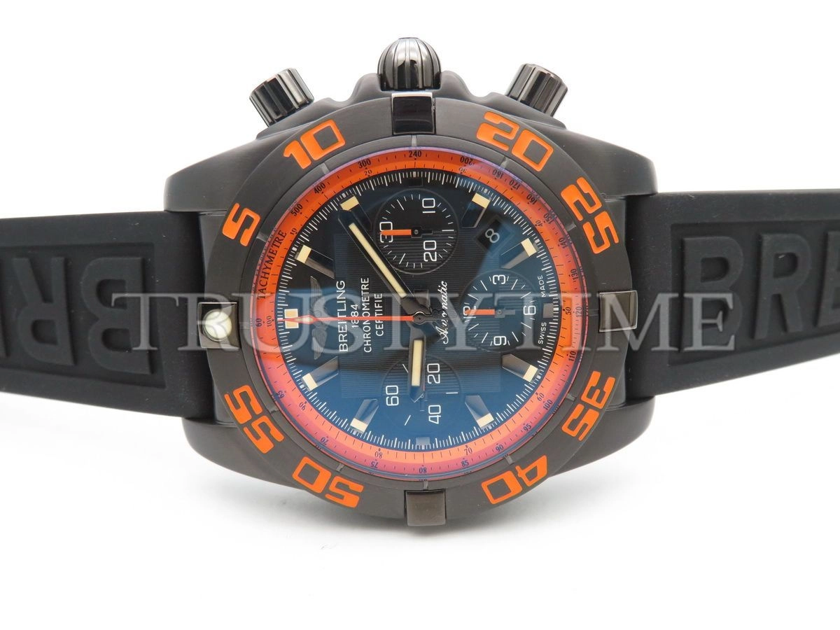 Копия часов Breitling Chronomat Raven 44 MB0111C2/BD07/153S/M20DSA.2