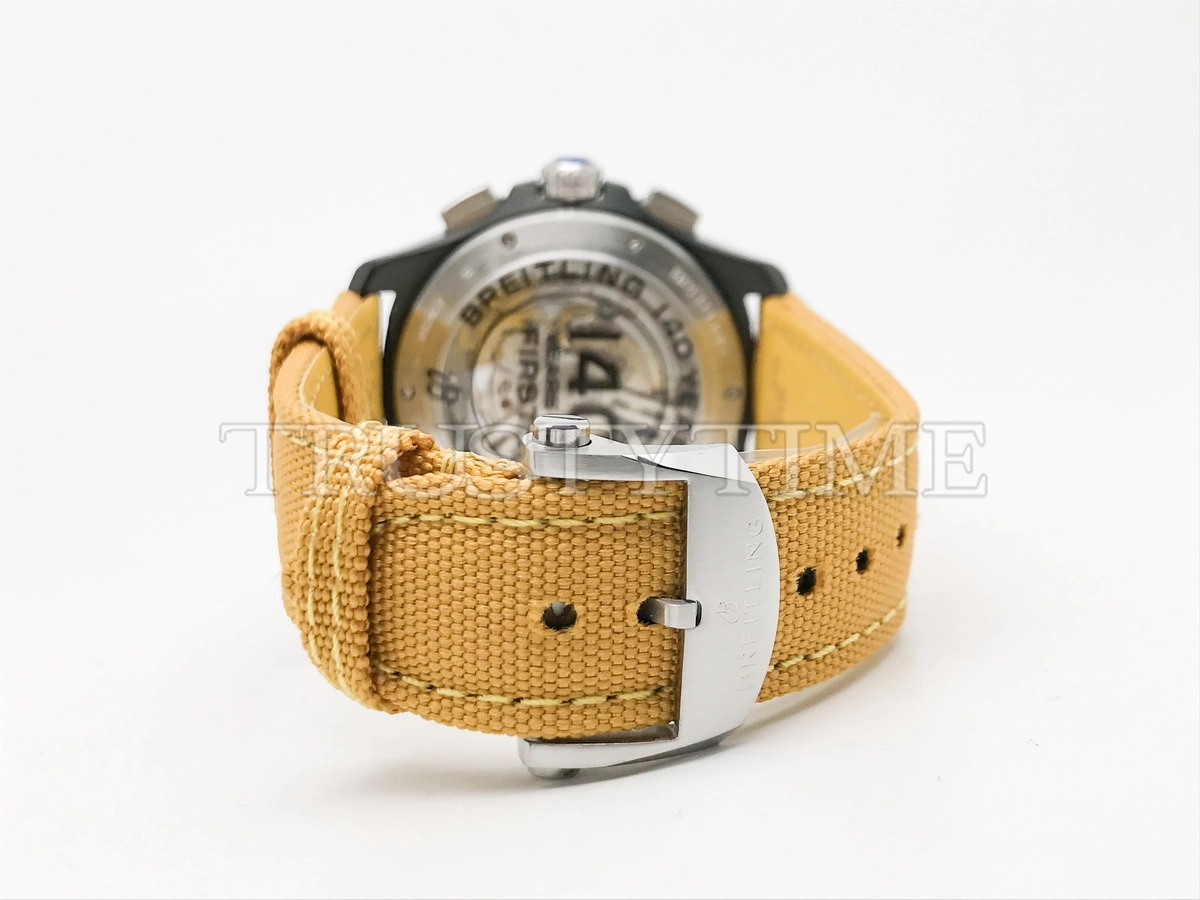 Копия часов Breitling Aneger B01 Chronograph 44 Night Mission SB0147101I1X1
