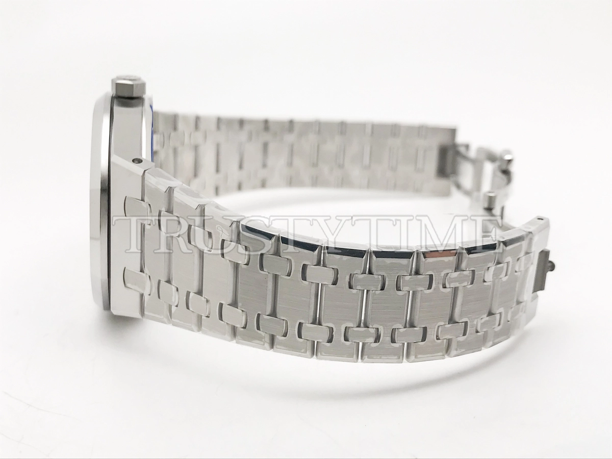 Копия часов Audemars Piguet Royal Oak Ice Blue Baguette Dial Limited Edition 15510BC.OO.1320BC.01