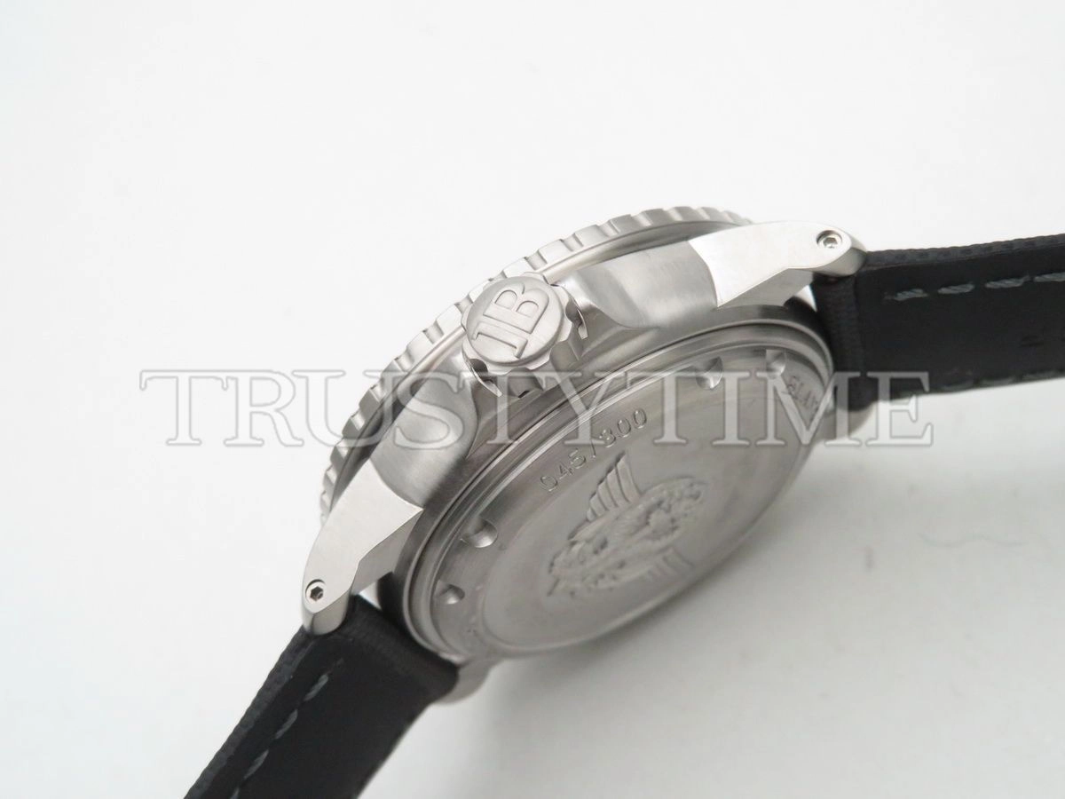 Копия часов Blancpain Fifty Fathoms Nageurs De Combat Automatique 5015E 1130 B52A