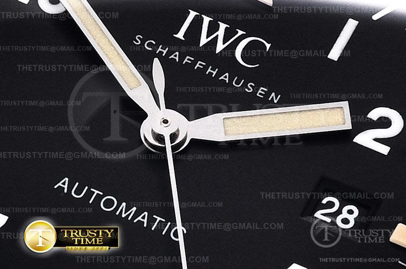 IWC Pilot's Mark XVIII Tribute to Mark XI 40mm IW327007 IWC Pilot's Mark XVIII Tribute to Mark XI 40mm IW327007