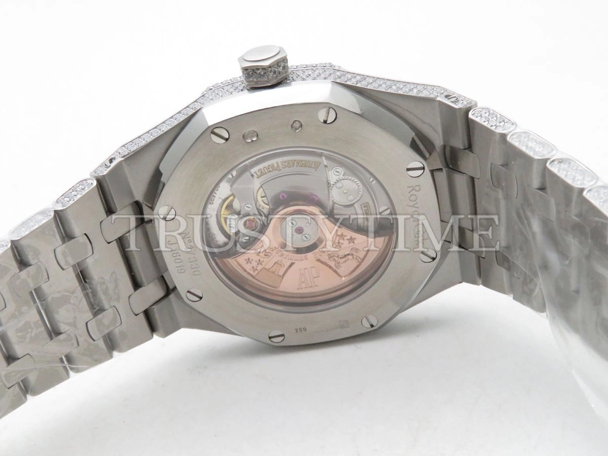 Копия часов Audemars Piguet Royal Oak 15400 Full Diamond