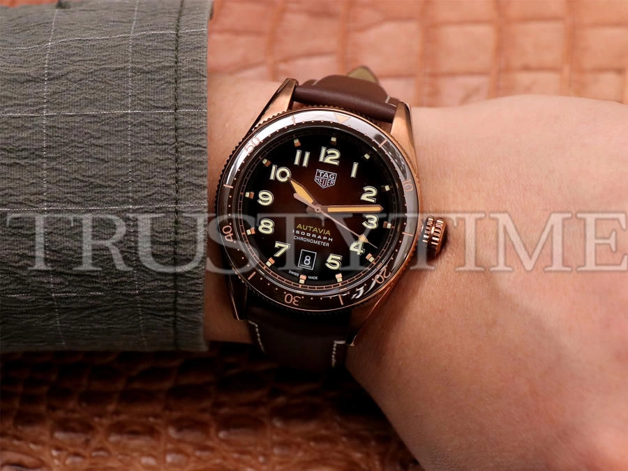 Копия часов Tag Heuer Autavia Isograph Calibre 5 42mm WBE5193.FC8300