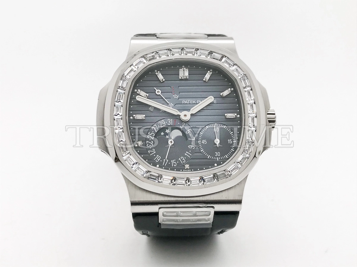 Копия часов Patek Philippe Nautilus Power Reserve Moonphase 40mm 5724G-001